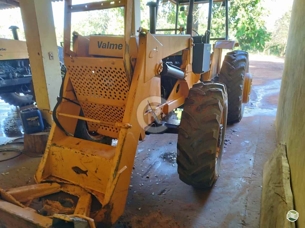 TRATOR VALMET VALMET 128 Tração 4x4 CR Máquinas Agrícolas CASSILANDIA MATO GROSSO DO SUL MS